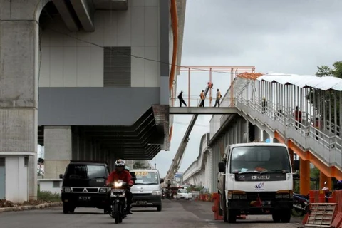 Indonesia strives to ensure smooth operation of LRT 