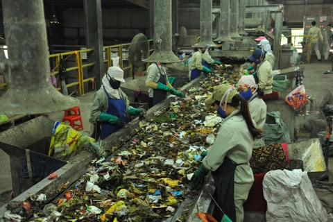 Vietnam takes measures to treat increase in domestic waste