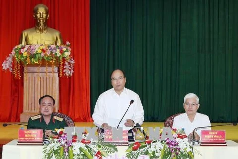 PM Phuc visits Army Corps 16 in Binh Phuoc