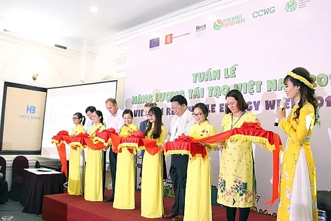Vietnam Renewable Energy Week 2018 opens