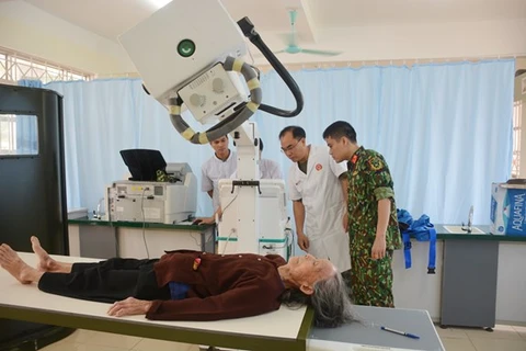 Vietnam, China hold joint medical examination in border areas
