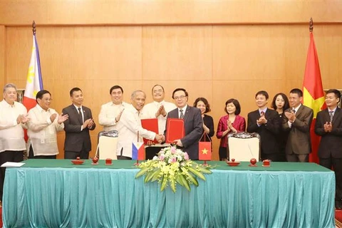 Vietnamese, Philippine ruling parties foster cooperation