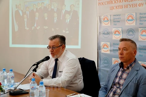 Russian centre holds roundtable on Vietnam-Russia relations