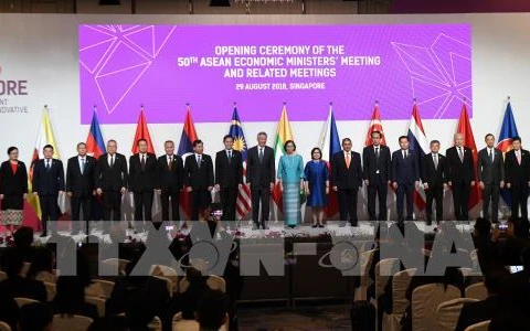 Vietnam seeks multilateral trade cooperation at AEM-50