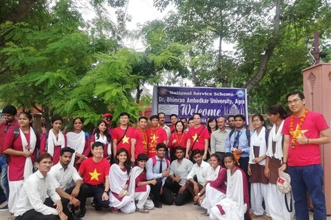 Vietnam works to enhance youth exchanges with India 