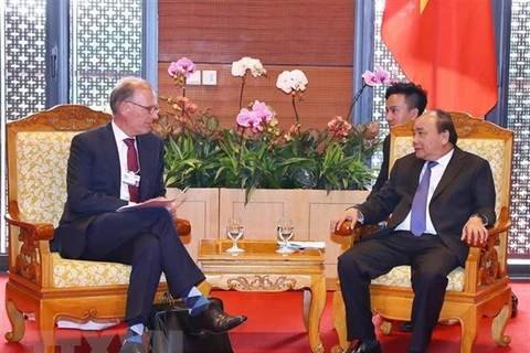 PM urges Carlsberg to expand investment in Vietnam 