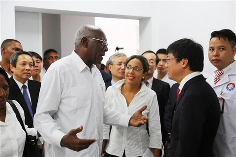 Cuban delegation visits Vietnam-Cuba Friendship Hospital 