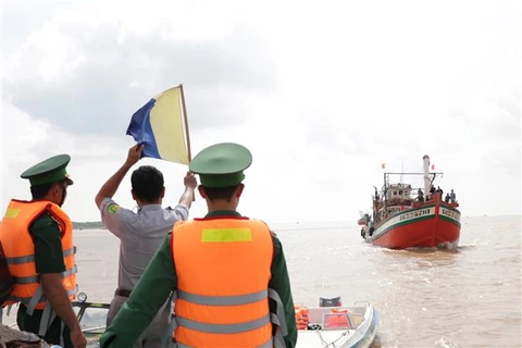 Coastal provinces coordinate in monitoring fishing boats