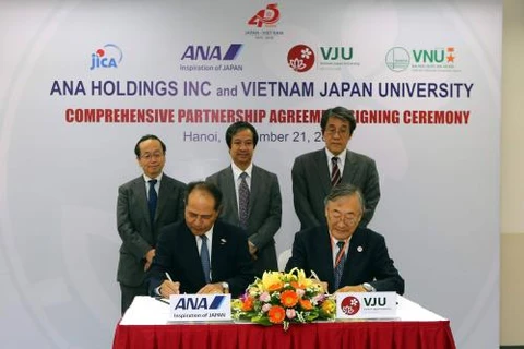 Vietnam-Japan University signs cooperation deal with Japanese group