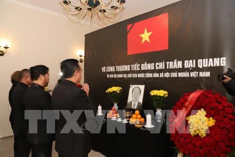 VN’s embassies hold tribute-paying ceremonies for President 