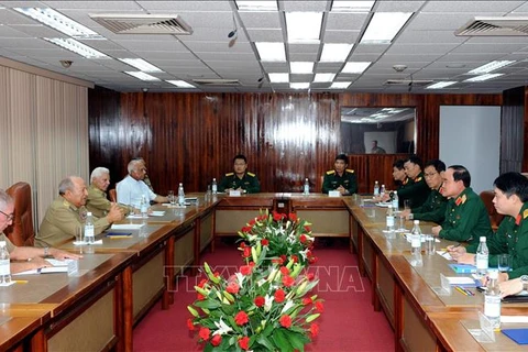 Vietnam, Cuba’s armies enhance economic cooperation