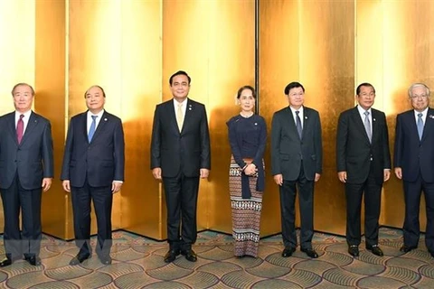 PM Phuc busy with activities in 10th Mekong-Japan summit’s framework