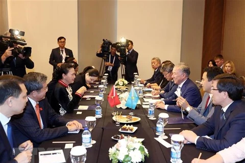 Top legislator meets Kazakh lower house chairman in Turkey 