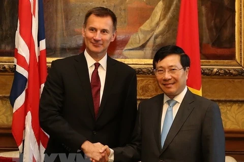 Vietnam, UK agree to consult about issues of shared concern 