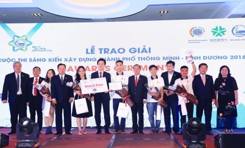Vietnamese team wins int’l smart city initiative competition