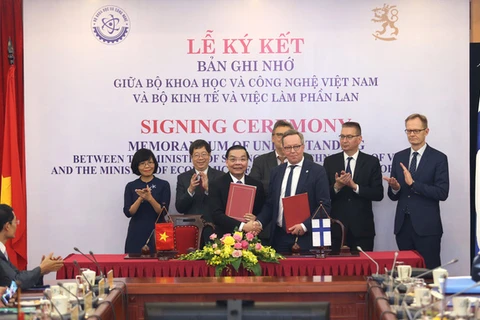 Vietnam, Finland step up science-technology-innovation cooperation
