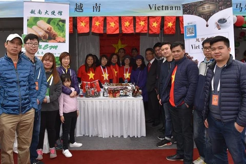 Vietnam attends int’l charity fair in China