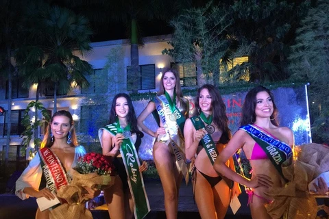 Miss Vietnam wins silver medal in Miss Earth swimsuit sub-contest
