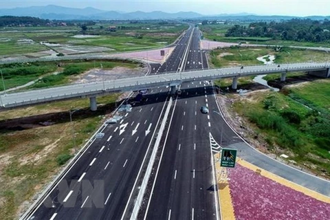 Quang Ninh accelerates construction of Ha Long - Van Don expressway