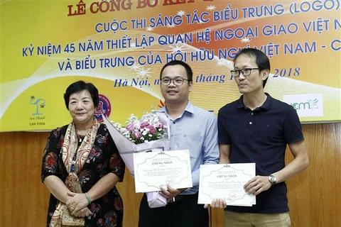 Winners of logo contest for Vietnam-Canada diplomatic ties announced