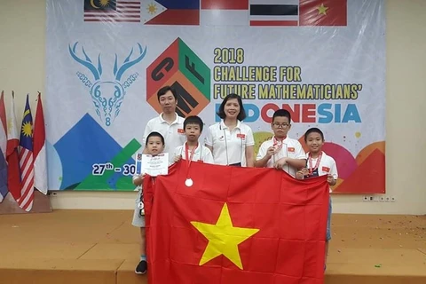 Hanoi students win big at 2018 Challenge for Future Mathematicians