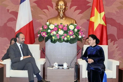 Top legislator: Vietnam treasures relations with France 