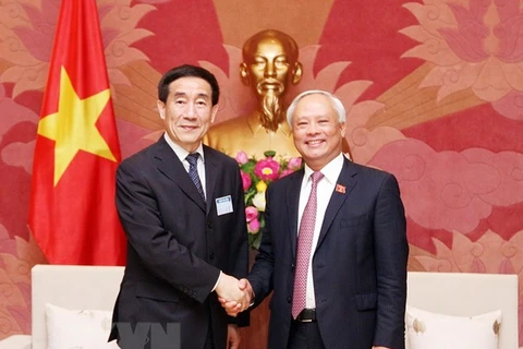Vietnam, China to increase sharing legislative experience