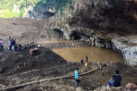 Owner of collapsed illegal gold mine in Hoa Binh arrested
