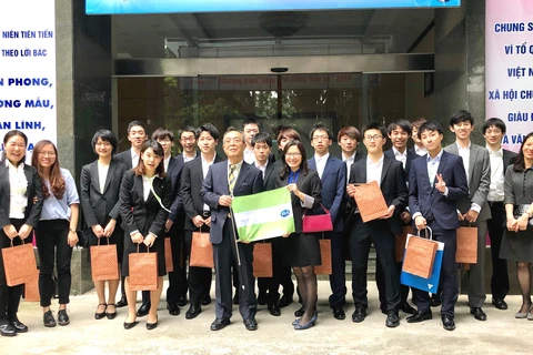 Japanese students join friendly table tennis competition in Hai Duong