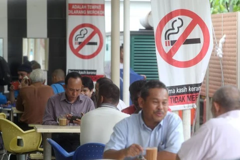 Malaysia to ban smoking at all eateries from early next year