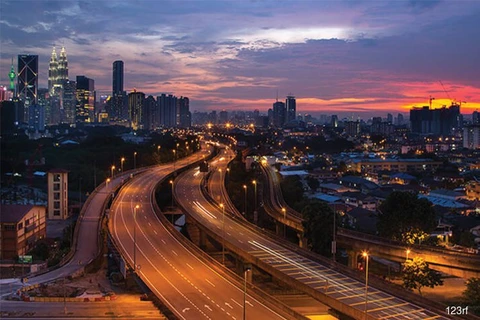 Fitch lowers Malaysian growth forecast to 4.6 percent