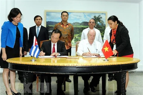 Vietnam-Cuba Inter-Governmental Committee concludes 36th meeting