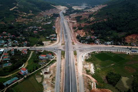 Quang Ninh to start construction on new highway in December 