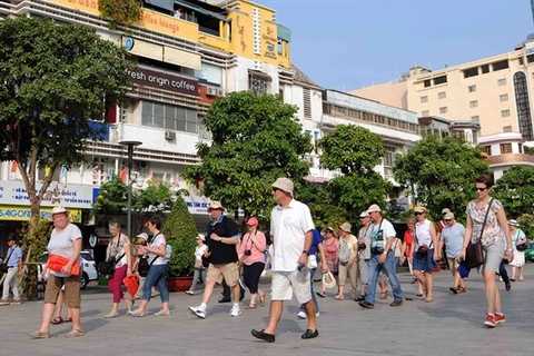 First Travel & Tourism Summit looks at problems of Vietnam tourism 