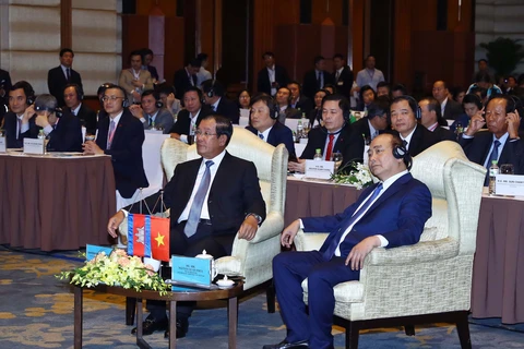 Vietnam, Cambodia PMs attend business forum 