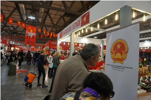 Firms promote Vietnamese handicrafts in Italy