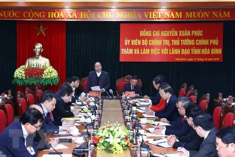 PM urges Hoa Binh to become tourism locality