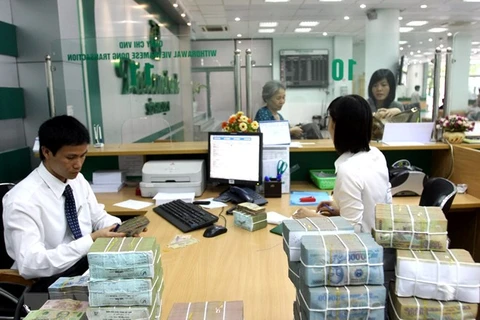 Both reference exchange rate, banks’ rate gain speed on week’s first day