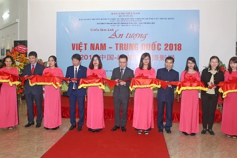 Photo exhibition on Vietnam, China’s beauty opens in Hanoi