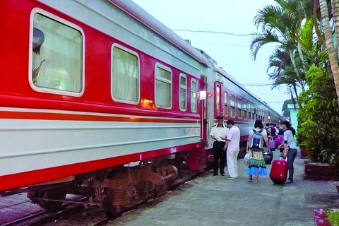 Passengers on Hanoi-Nanning int’l train sharply increase 