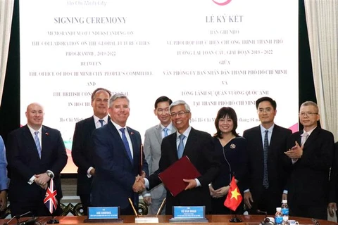 HCM City partners with UK in building smart city