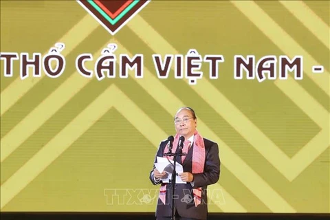 Vietnam’s brocade products need to be promoted, positioned: PM