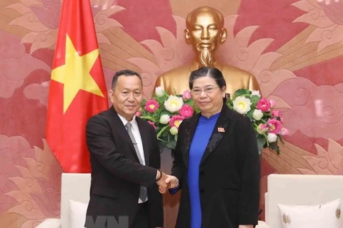 NA Vice Chairwoman receives Lao news agency delegation