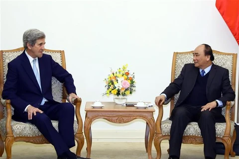 PM receives former US Secretary of State John Kerry 