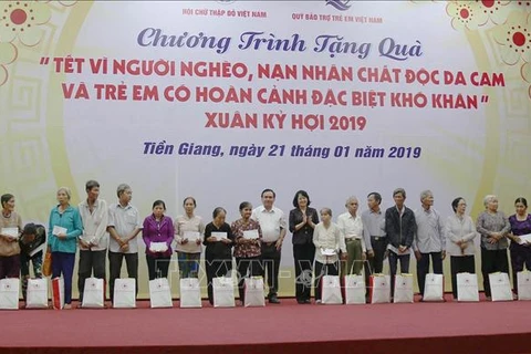 Vice President visits AO/dioxin victims in Tien Giang 