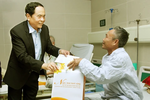 Support for low-income cancer patients ahead of Tet