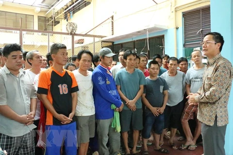Vietnamese Ambassador to Indonesia pays pre-Tet visit to detained fishermen
