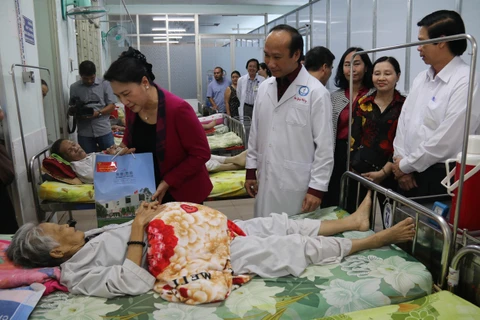 NA leader pays Tet visit to Tien Giang’s police, medical workers