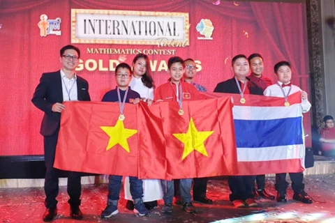 Vietnamese students win gold medals at int’l mathematics contest 