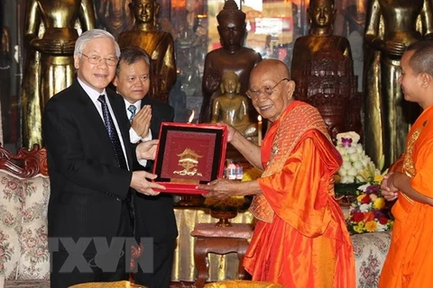 Vietnamese leader hails Cambodian Buddhists’ contributions to relations